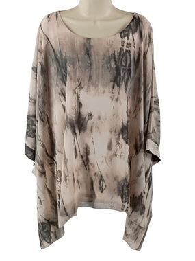 Melissa Paige Woman Neutral Tie-Dye Tunic in Pale Pink and Gray